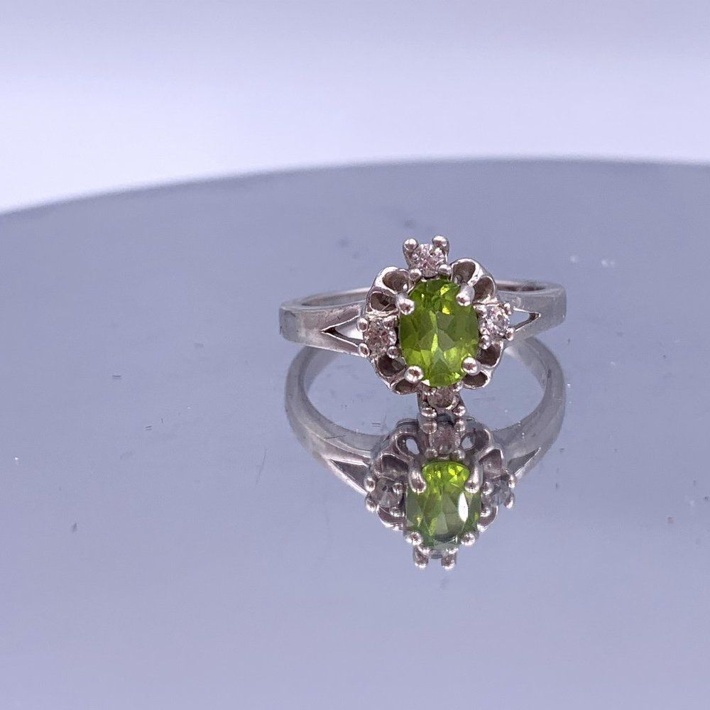 Vintage Sterling Silver Peridot Ring